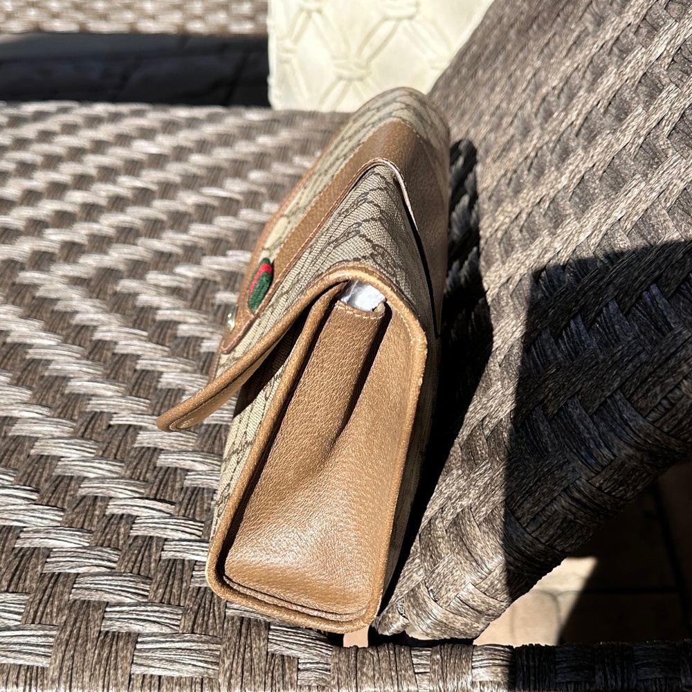 Gucci GG Supreme Leather Trim Clutch - Picture 2 of 5